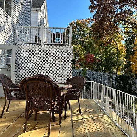 Room In Single Family House - Suburban Neighborhood In 보스톤 객실 사진