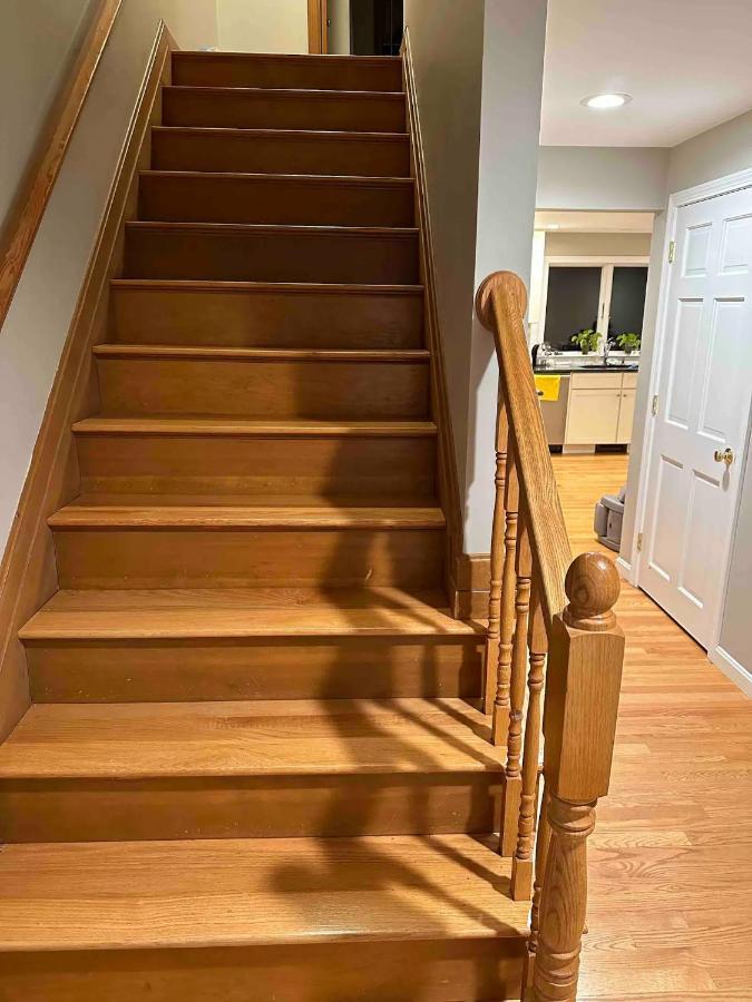 Room In Single Family House - Suburban Neighborhood In 보스톤 외부 사진