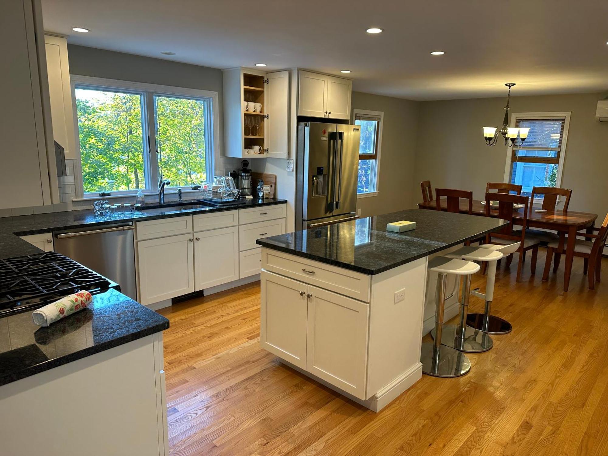 Room In Single Family House - Suburban Neighborhood In 보스톤 외부 사진
