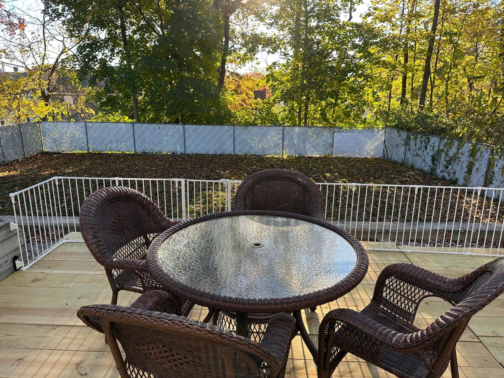 Room In Single Family House - Suburban Neighborhood In 보스톤 객실 사진